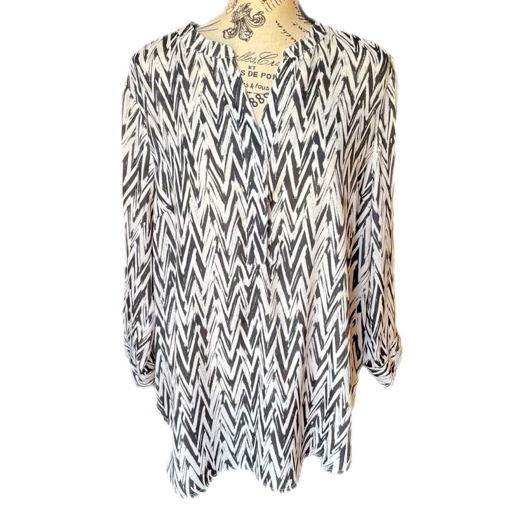 s/i Studio Chevron Print V-Neck Tunic Blouse XL Black White